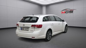 Toyota Avensis bild 2
