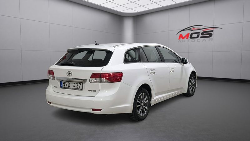 Toyota Avensis bild 2