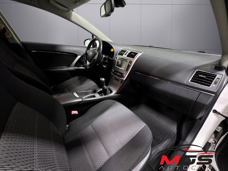 Toyota Avensis bild 12