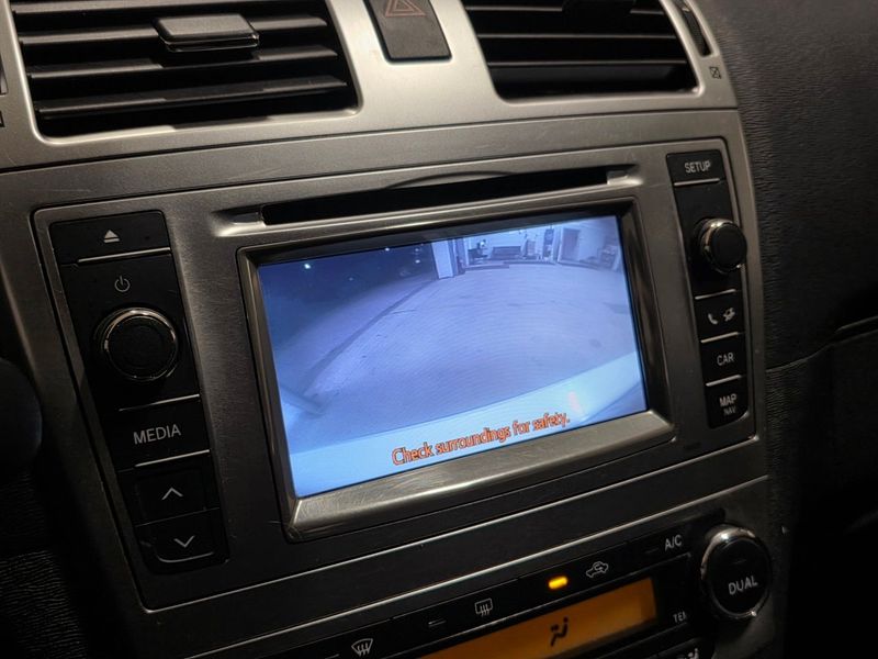 Toyota Avensis bild 18