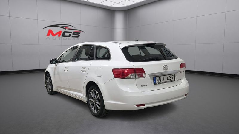 Toyota Avensis bild 4