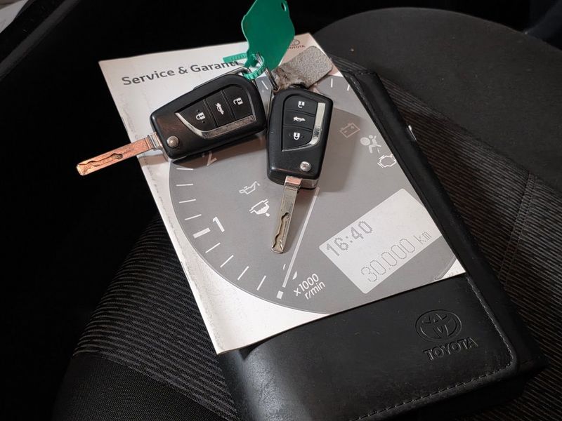 Toyota Avensis bild 23