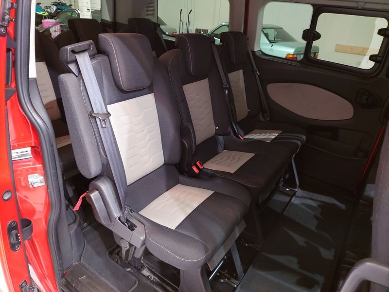 Ford Tourneo Custom bild 13