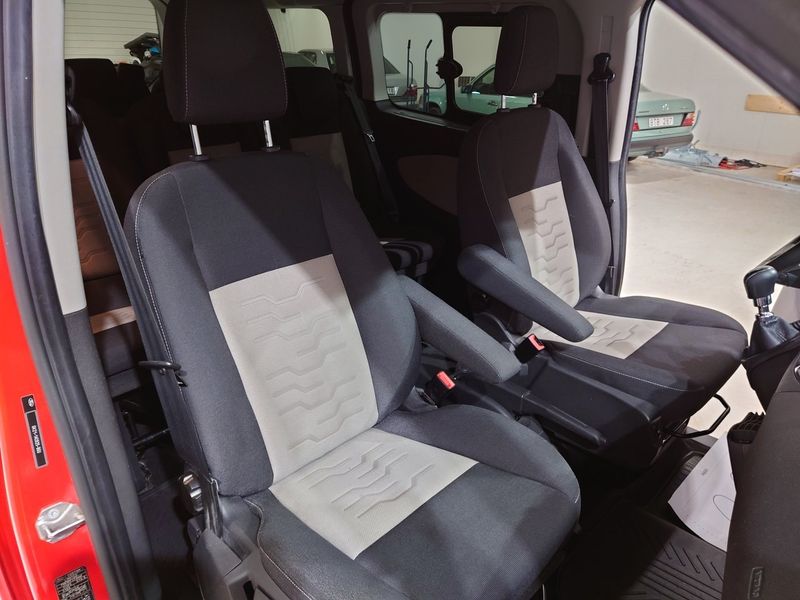 Ford Tourneo Custom bild 9