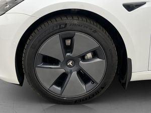 Tesla Model 3 bild 32