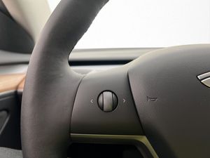 Tesla Model 3 bild 16