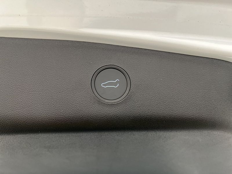 Tesla Model 3 bild 31