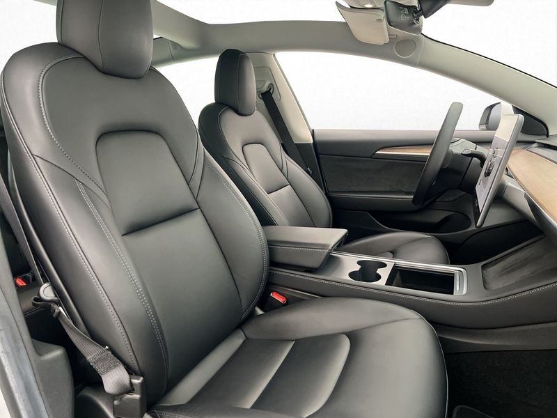 Tesla Model 3 bild 27