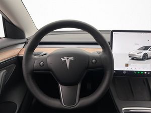Tesla Model 3 bild 15