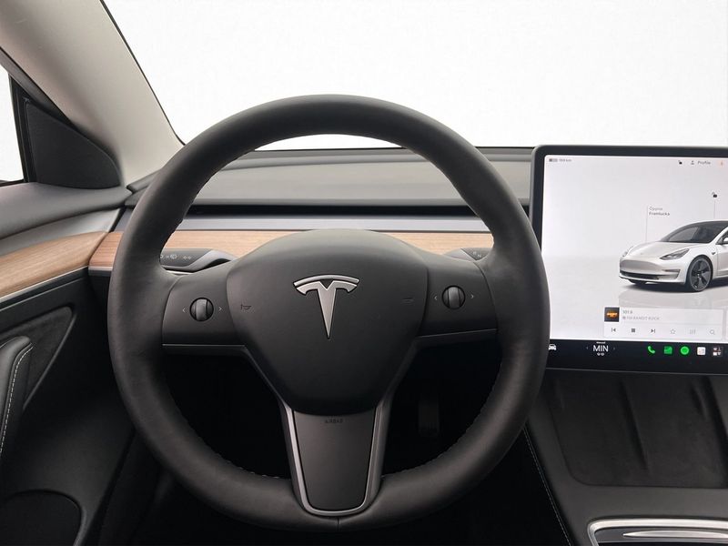 Tesla Model 3 bild 15