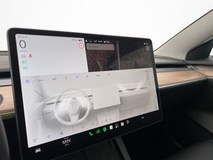 Tesla Model 3 bild 21