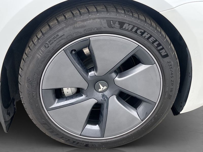 Tesla Model 3 bild 35