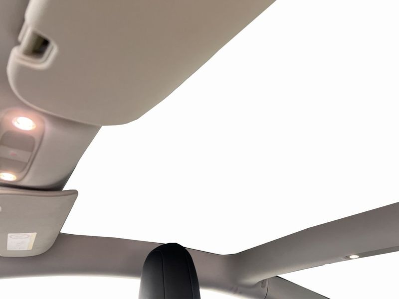 Tesla Model 3 bild 13