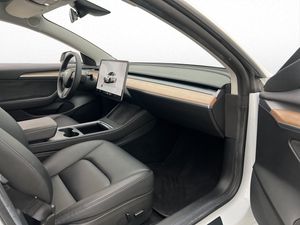 Tesla Model 3 bild 26