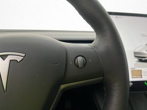 Tesla Model 3 bild 17
