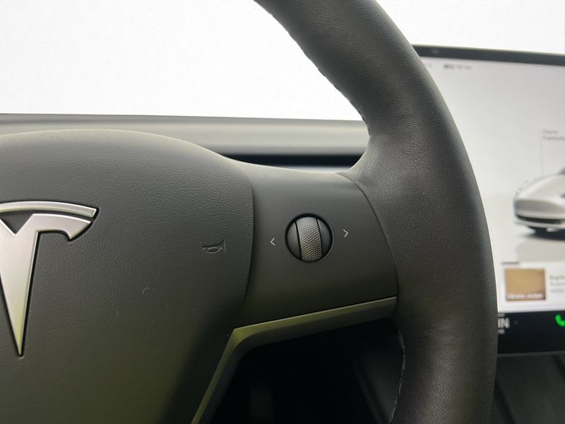 Tesla Model 3 bild 17