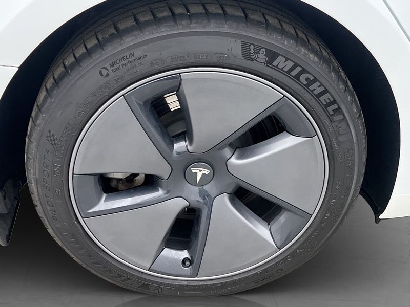 Tesla Model 3 bild 34