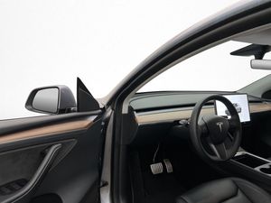 Tesla Model Y bild 12