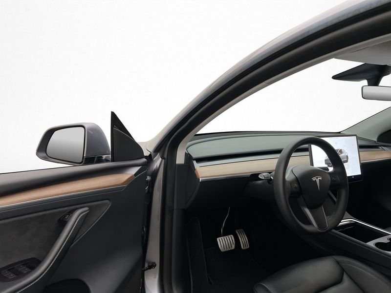 Tesla Model Y bild 12