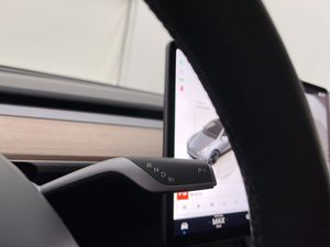 Tesla Model Y bild 18