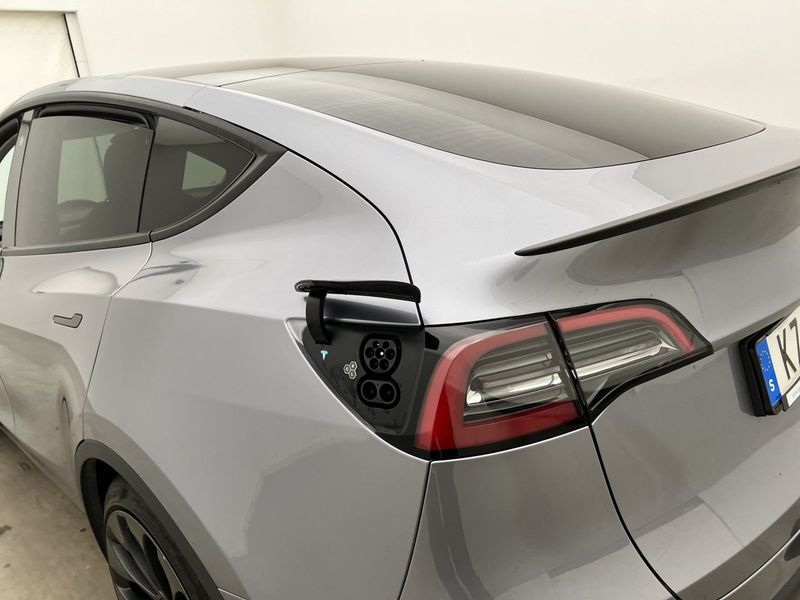 Tesla Model Y bild 32