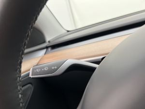 Tesla Model Y bild 17