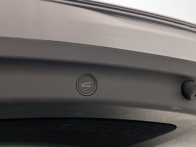 Tesla Model Y bild 31