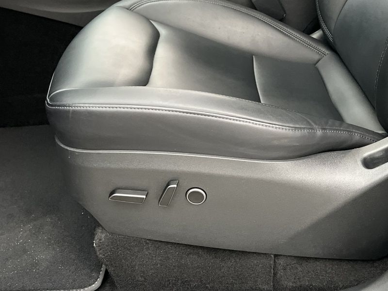 Tesla Model Y bild 14