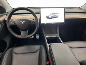 Tesla Model Y bild 16
