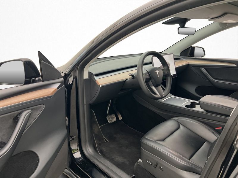 Tesla Model Y bild 12