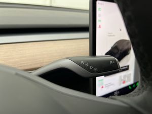 Tesla Model Y bild 19