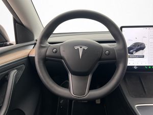 Tesla Model Y bild 16