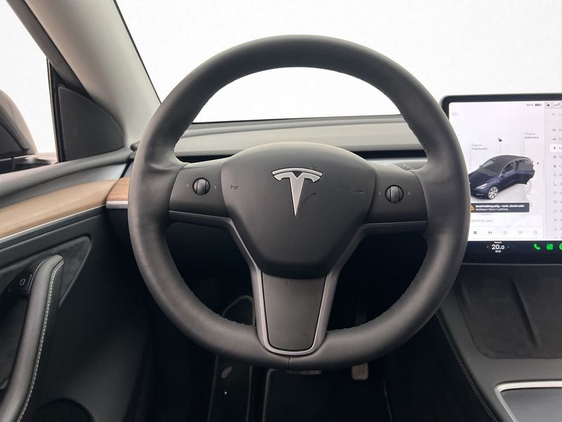 Tesla Model Y bild 16