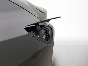 Tesla Model Y bild 32