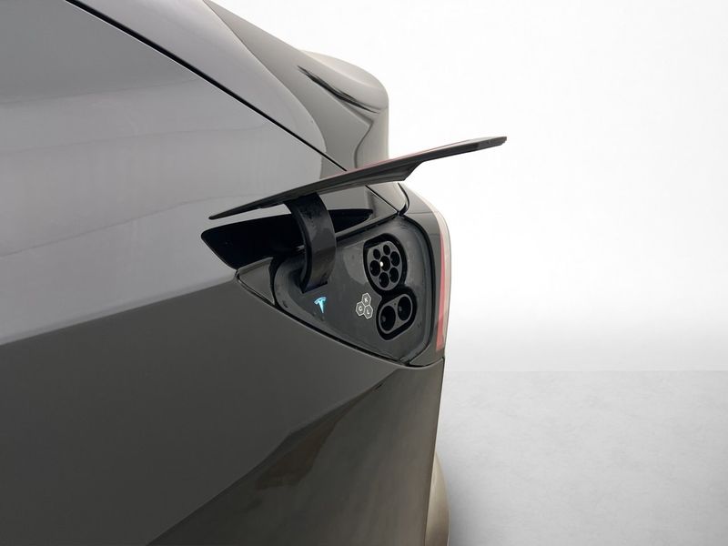 Tesla Model Y bild 32