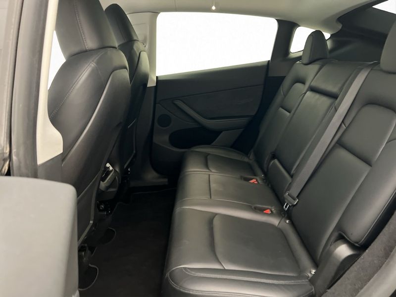 Tesla Model Y bild 30