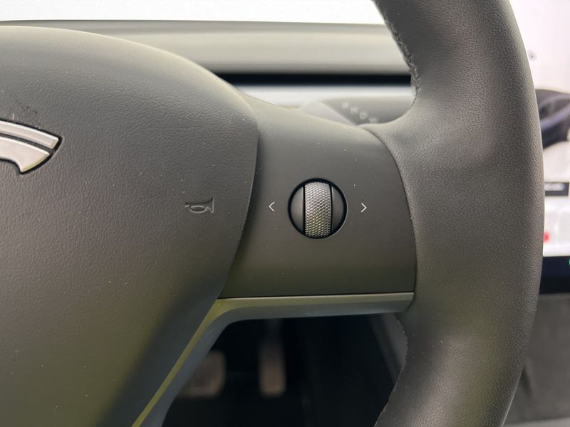 Tesla Model Y bild 18