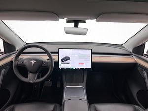 Tesla Model Y bild 15