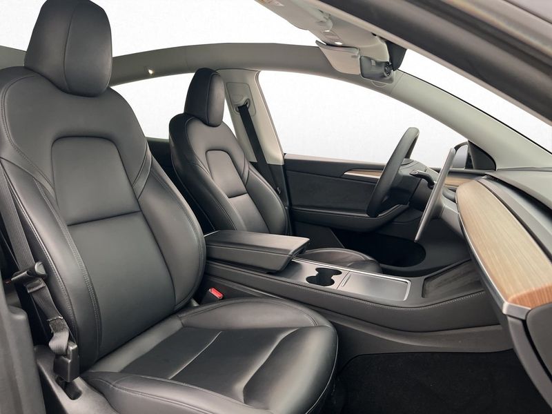 Tesla Model Y bild 28