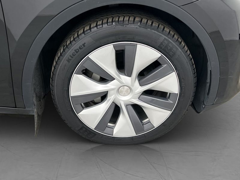 Tesla Model Y bild 36