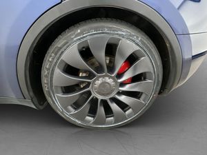 Tesla Model Y bild 33
