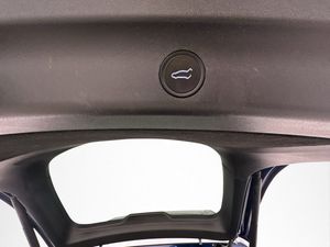 Tesla Model Y bild 30