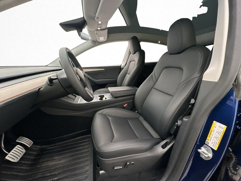 Tesla Model Y bild 12