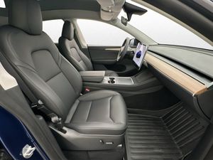 Tesla Model Y bild 27