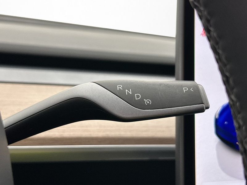 Tesla Model Y bild 18