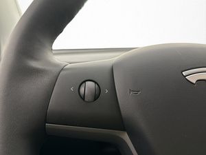 Tesla Model Y bild 16