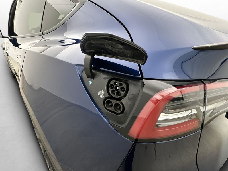 Tesla Model Y bild 31