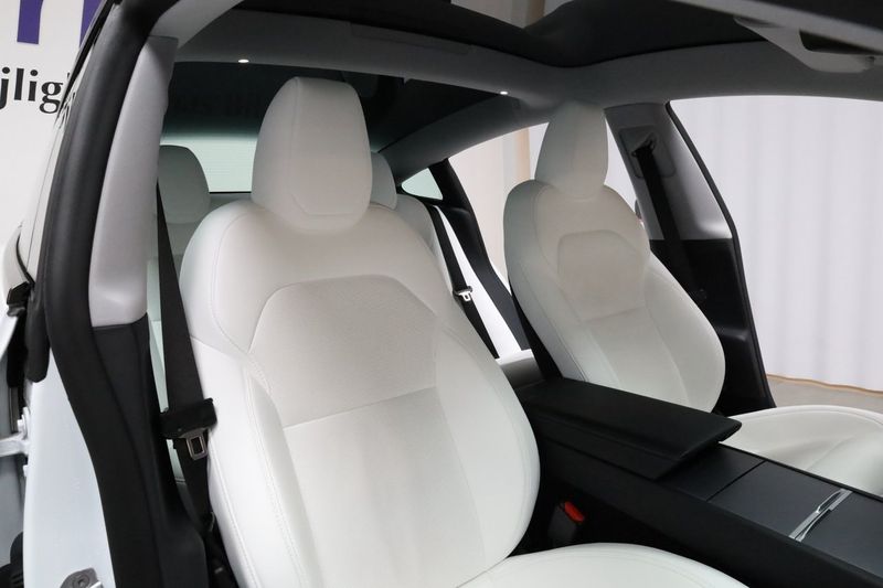 Tesla Model 3 bild 18