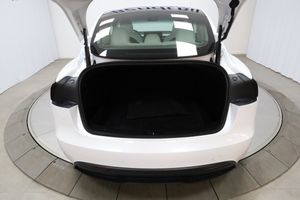 Tesla Model 3 bild 10