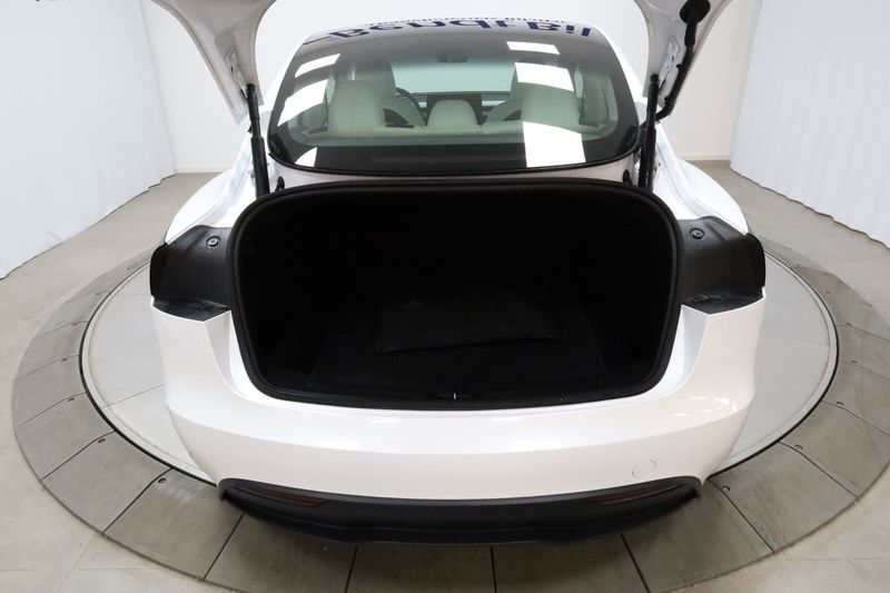 Tesla Model 3 bild 10